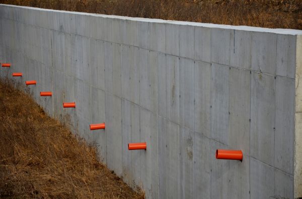 Cost of Retaining Wall Drainage in Edison